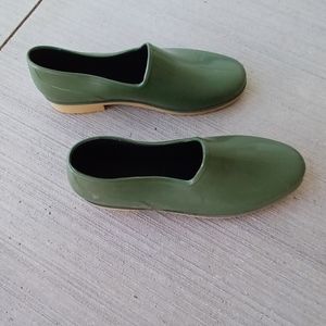 Womens Slogger USA Size 8 garden shoe